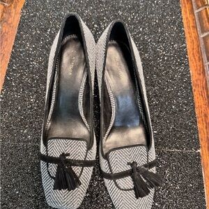 Ann Taylor Black and Gray Flats with Premium Leather